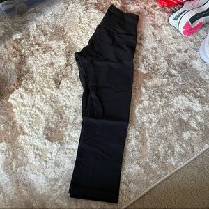 **SOLD** Lululemon wunder unders